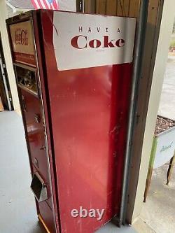 VINTAGE Coca Cola CAVALIER 1955 VENDING MACHINE