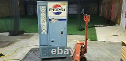 VINTAGE PEPSI MACHINE Vendorlator VFA56B-A Works great