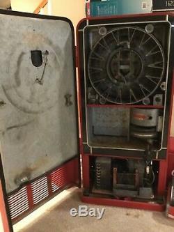 VMC 33, Vintage Original Coke Machine -IT RUNS! Water Fountain Attached