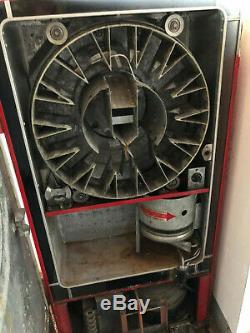 VMC 33, Vintage Original Coke Machine Serial #32508 IT RUNS