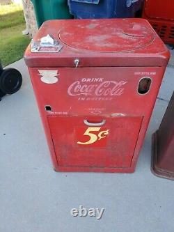 Vendo 23 Spin Top Coca-Cola Vending Machine
