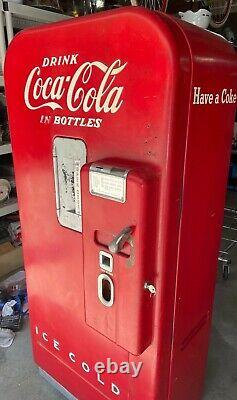 Vendo 39 Coke Coca Cola machine