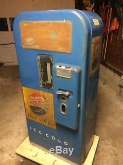 Vendo 39 Pepsi/Coca Cola Coke Soda Machine
