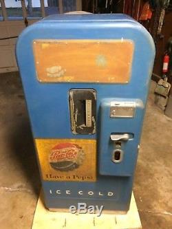 Vendo 39 Pepsi/Coca Cola Coke Soda Machine