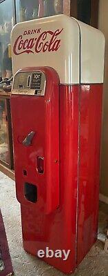 Vendo 44 Coke / Coca-cola Vending Machine