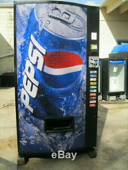 Vendo 621 Bottles/Cans Soda Vending Machine