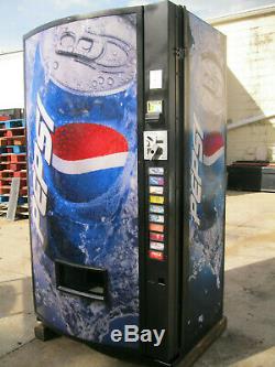 Vendo 621 Bottles/Cans Soda Vending Machine