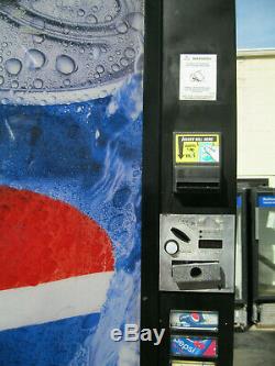 Vendo 621 Bottles/Cans Soda Vending Machine