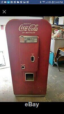 Vendo 80 Coke Machine