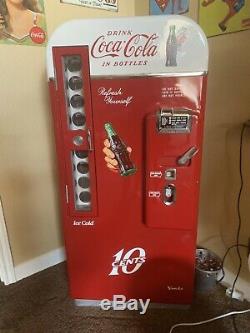 Vendo 81 Coca Cola Coke Machine Professionally Restored! 44 39 56