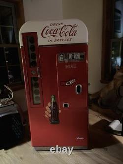 Vendo 81 Coca-Cola Machine 1950s Vintage