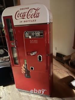 Vendo 81 Coca-Cola Machine 1950s Vintage