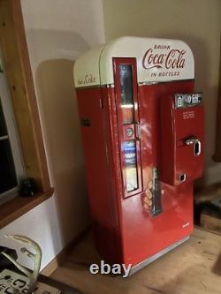 Vendo 81 Coca-Cola Machine 1950s Vintage