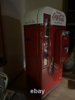 Vendo 81 Coca-Cola Machine 1950s Vintage
