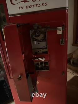 Vendo 81 Coca-Cola Machine 1950s Vintage