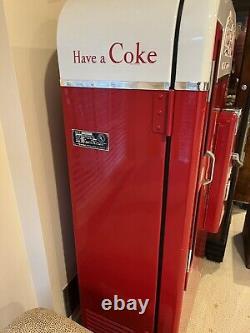 Vendo 81 Coke Machine