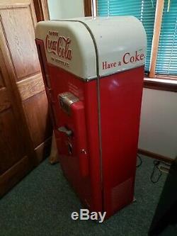 Vendo 81 Coke Machine