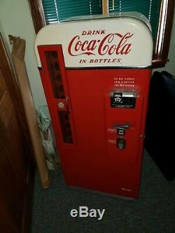 Vendo 81 Coke Machine
