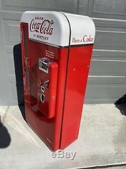 Vendo 81B Coca Cola Coke Soda Machine Original Condition Gets Ice Cold VMC