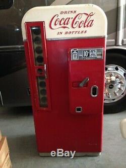 Vendo 81D Coke Machine