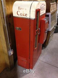 Vendo 81D Coke Machine
