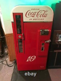 Vendo 81b/ Coca Cola/ Coke Machine/ Restored & Works Great