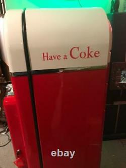 Vendo 81b/ Coca Cola/ Coke Machine/ Restored & Works Great