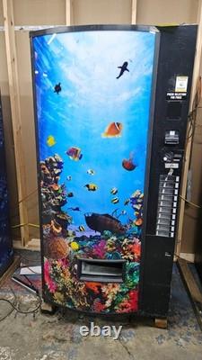 Vendo 820 Aquarium 10 Selection Can & Bottle Soda Vending Machine Drink Machine