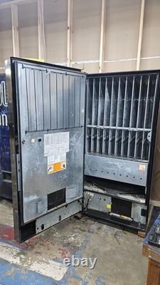 Vendo 820 Aquarium 10 Selection Can & Bottle Soda Vending Machine Drink Machine