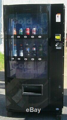 Vendo Soda Can/Bottle Drink Vending Machine Comes With Credit Card Reader