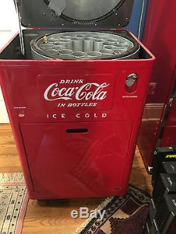 Vendo V-23 Coca Cola Machine