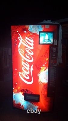 Vendo V-Max 840 Soda Vending Machine Coke