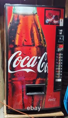 Vendo V540 Soda Vending Machine Coca Cola Coke Set Up Hold 540 20oz READ DESC