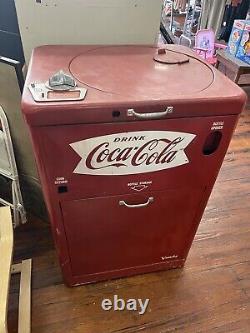 Vendo Vintage 1950s Coke Machine Cylinder Turntable Style Works! 36 Tall