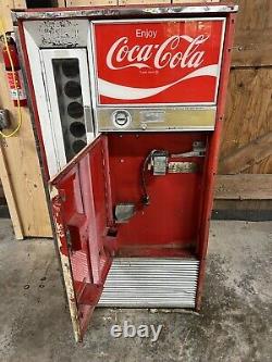 Vendo Vintage Coke Machine