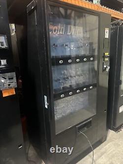 Vendo Vmax (720) Soda Vending Machine. Free Shipping To Cities In The USA
