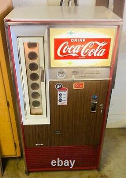 Vendo coke machine vintage vending red and white