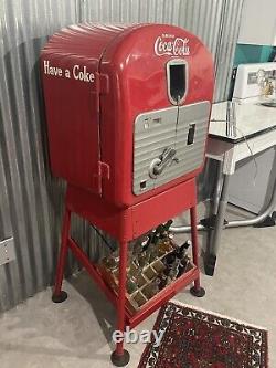 Vendorlator Model 27 Coca Cola Machine circa 1950's fully Functional