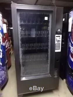 Very Nice Royal Vision Rvv500 Glass Front Soda / Drink Vending Machine With Arm