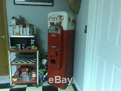 Very rare v44 coca cola machine vendo in working condition red