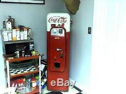 Very rare v44 coca cola machine vendo in working condition red