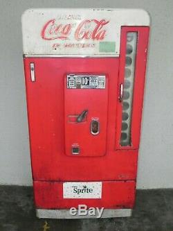 Vintage 1950's Coca Cola Vendo H110 F 10 Cent Soda Vending Machine