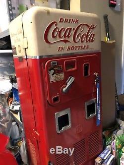 Vintage 1950s Double Chute Coca-Cola Machine WORKS