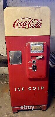Vintage 1958 Cavalier C51 Coca Cola vending machine