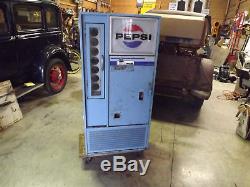 Vintage 1960's Pepsi Machine