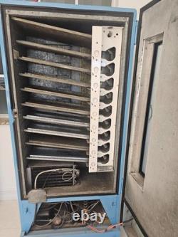 Vintage 1960s Pepsi La Cross 90 vending machine, restored