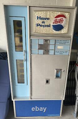 Vintage 1960s Pepsi Machine