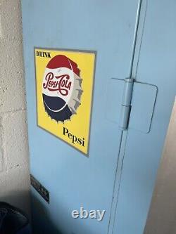 Vintage 1960s Pepsi Machine