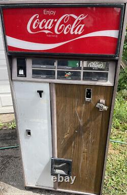 Vintage 1980's Coca Cola Vending Machine Coke With Key