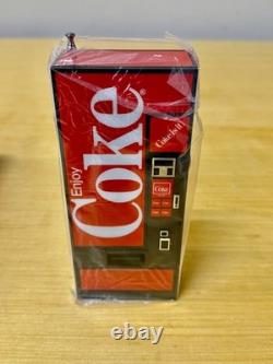 Vintage 1982 Coca-Cola Vending Machine Transistor AM/FM Radio Never Used